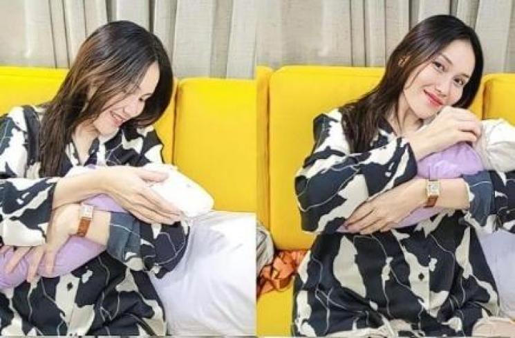 Potret Ayu Ting Ting Momong Baby Sumehra. (Instagram/ayutingting92)