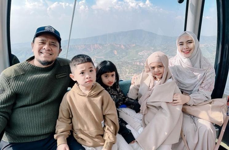 Potret Oki Setiana Dewi di Uzbekistan (Instagram/okisetianadewi)