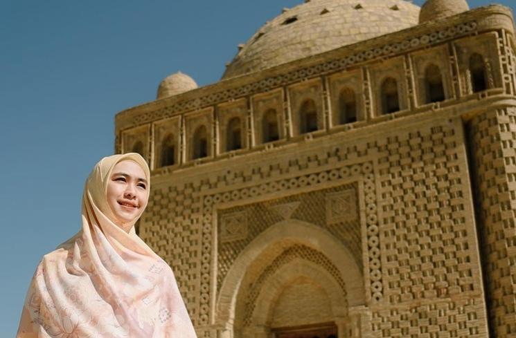 Potret Oki Setiana Dewi di Uzbekistan (Instagram/okisetianadewi)