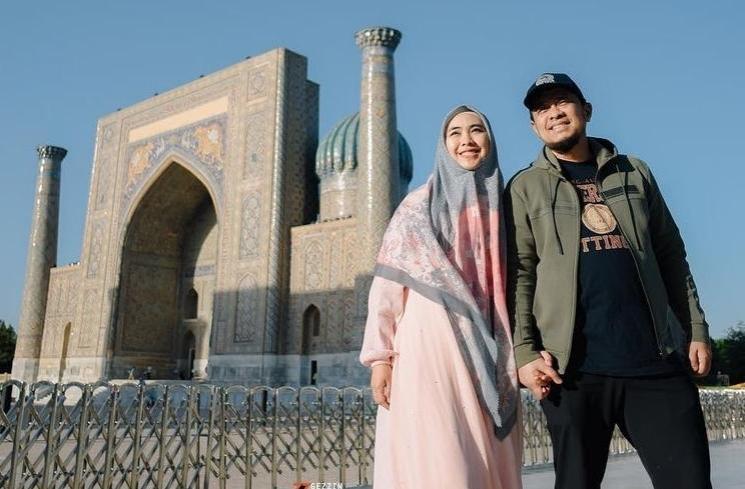 Potret Oki Setiana Dewi di Uzbekistan (Instagram/okisetianadewi)