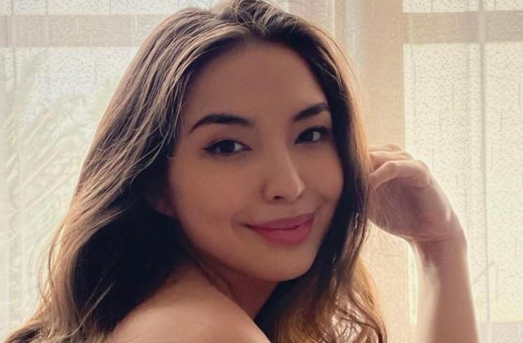 Artis Menikah dengan Bangsawan (Instagram/@manodelia) 
