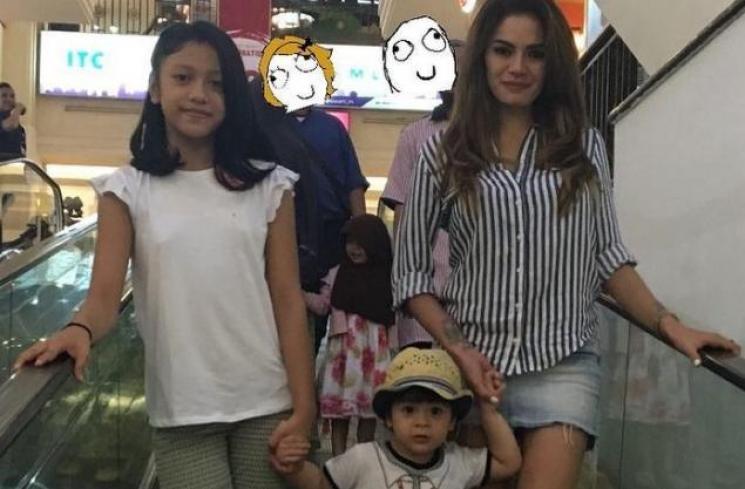 Potret Kompak Nikita Mirzani dan Lolly. (Instagram/nikitamirzanimawardi_172)