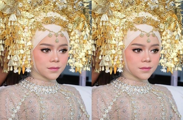 Artis Kenakan Suntiang saat Menikah (Instagram/@petty_kaligis)