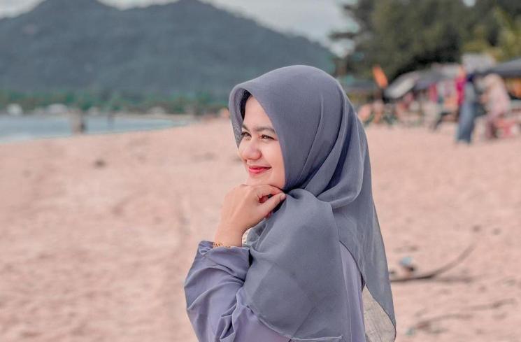 Potret Cut Rushayu Putri Adik Ipar Ria Ricis. (Instagram/puputrss)