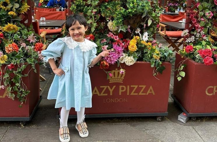 Potret Keluarga Kartika Putri Liburan di London (instagram/@kartikaputriworld)