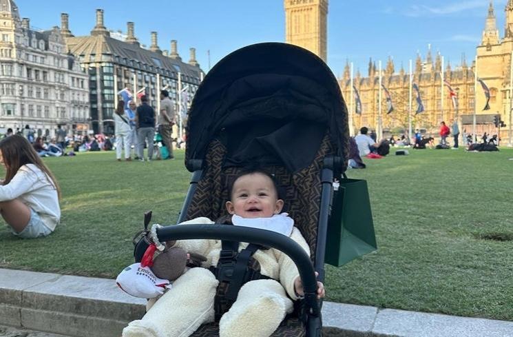 Potret Keluarga Kartika Putri Liburan di London (instagram/@kartikaputriworld)