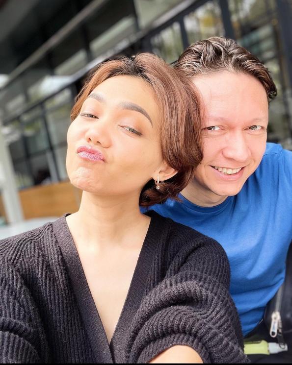 Suami Artis Dituduh Pengangguran(Instagram/@rinanose16)