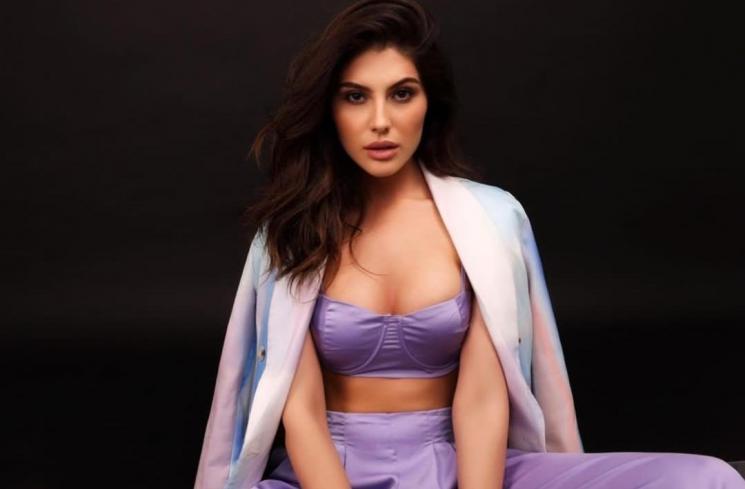 Profil Elnaaz Norouzi. (Instagram/@iamelnaaz) 