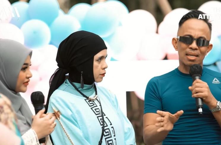 Potret Gen Halilintar.di gender reveal anak kedua Aurel Hermansyah. (YouTube/AH)