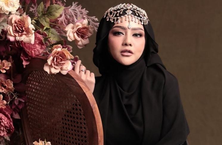 Potret Jenita Janet Hijrah dan Mantap Berhijab (instagram/jenitajanet)