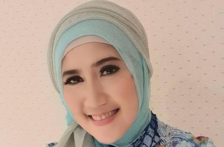 Pedangdut yang Memutuskan Berhijab. (Instagram/inesinthya)