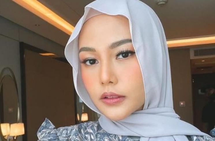 Artis Bermasalah dengan Karyawan. (Instagram/daraarafah)