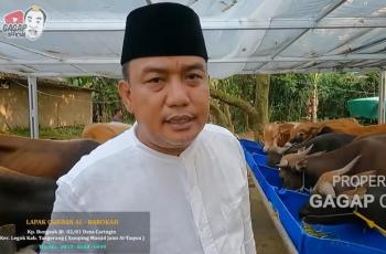 12 Potret Aziz Gagap Jualan Hewan Kurban, Turun Tangan Sendiri Temui Pembeli