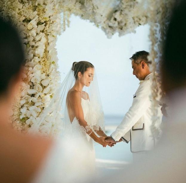 Artis Tiba-Tiba Nikah Tanpa Umbar Pacaran. (Instagram/julstelle)
