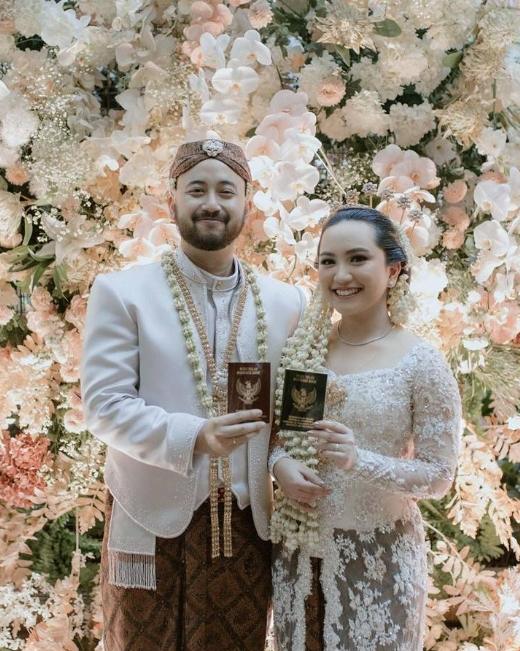 Artis Tiba-Tiba Nikah Tanpa Umbar Pacaran. (Instagram/auroramanda95)