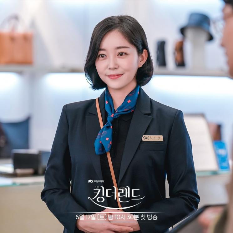 Adu Pesona Go Won Hee dan Kim Ga Eun di King the Land (Instagram/@jtbcdrama)