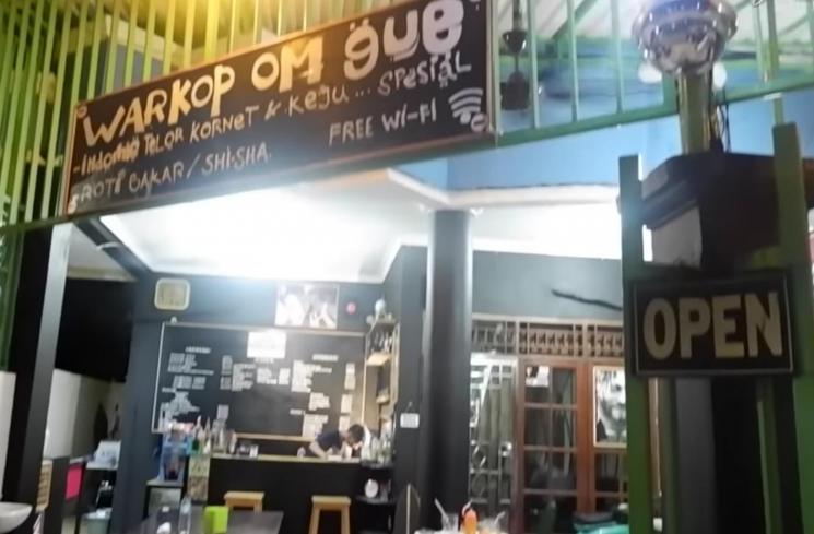 Rumah Aldi Taher (YouTube/Melaney Ricardo)