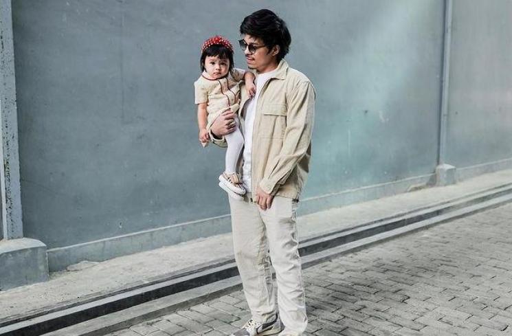 Artis pasang badan saat anak dibully (Instagram/@attahalilintar)