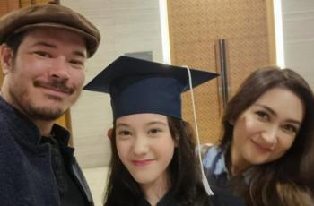 10 Potret Mikha Anak Nafa Urbach Wisuda Lulus SD, Paras Cantiknya Mirip Banget Mamanya
