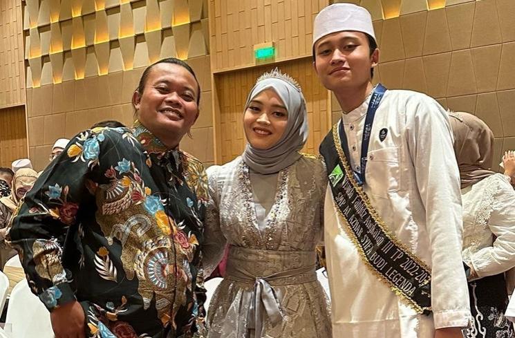 Potret Wisuda Rizwan Anak Sule (instagram/ferdinan_sule)