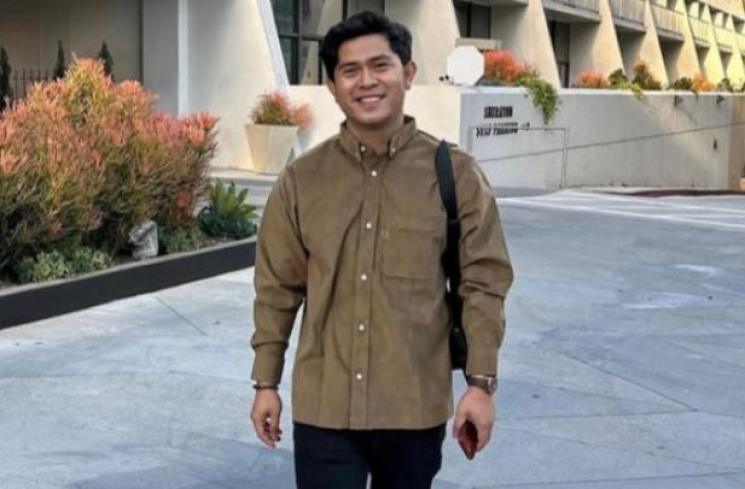 Duet Cakra Khan dan Isyana Sarasvati Memukau di Istana Negara dengan Balutan Busana Tradisional dalam Perayaan HUT ke-80 RI