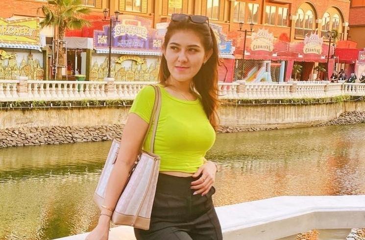Potret terbaru Ade Bunga Niari (Instagram/@bunganiari_)