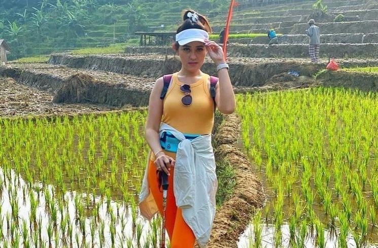 Potret terbaru Ade Bunga Niari (Instagram/@bunganiari_)