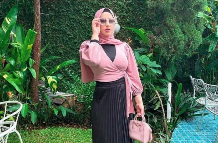 Inspirasi Outfit ala Tasyi Athasyia. (Instagram/tasyiiathasyia)