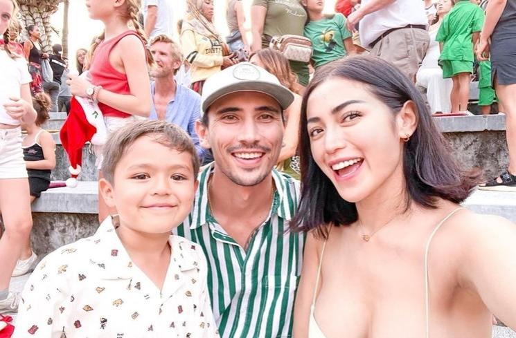 Outfit Artis Dikritik saat Hadiri Acara Sekolah Anak (instagram/@inijedar)