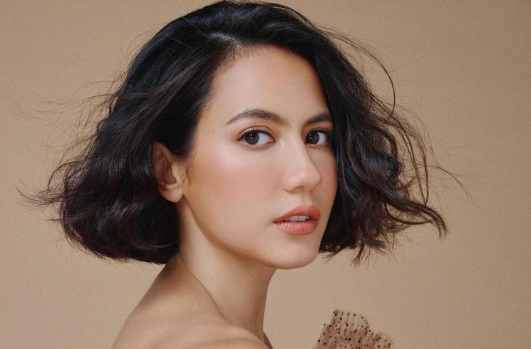 Aktris Lawan Main Abimana Aryasatya yang Usianya Lebih Muda. (Instagram/@pevpearce) 