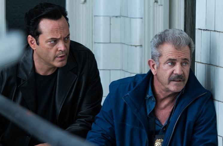 Sinopsis Dragged Across Concrete (imdb)