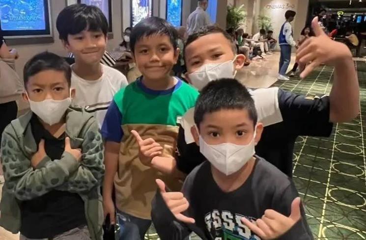 Rafathar main bareng teman. (Instagram/@chevirgo)