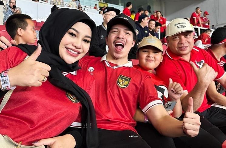 Artis Nonton Langsung Indonesia vs Argentina (Instagram/@attahalilintar)