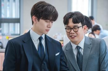 8 Potret Ahn Se Ha di King the Land, Jadi Sekretaris Junho 2PM yang Loyal dan Kocak