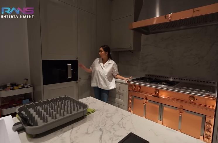 Potret Dapur Baru Nagita Slavina (YouTube Rans Entertainment)