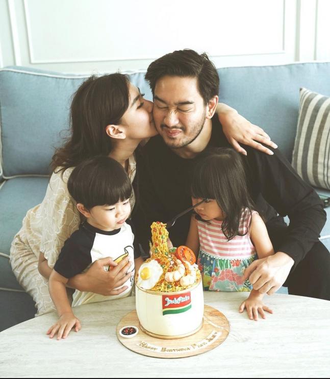 Potret Mesra Syahnaz Sadiqah dan Jeje Govinda(Instagram/@syahnazs)