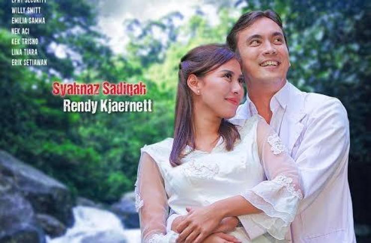 Potret Mesra Syahnaz Sadiqah dan Rendy Kjaernett di FTV (YouTube/DEN CHANNEL) 