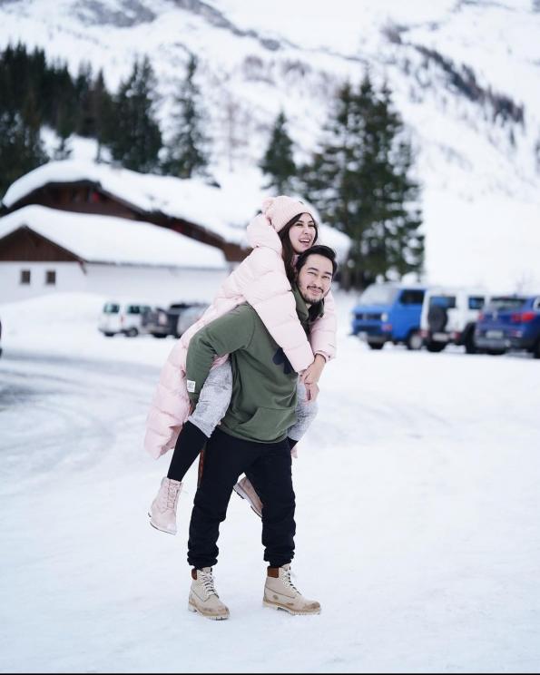 Potret Mesra Syahnaz Sadiqah dan Jeje Govinda(Instagram/@syahnazs)