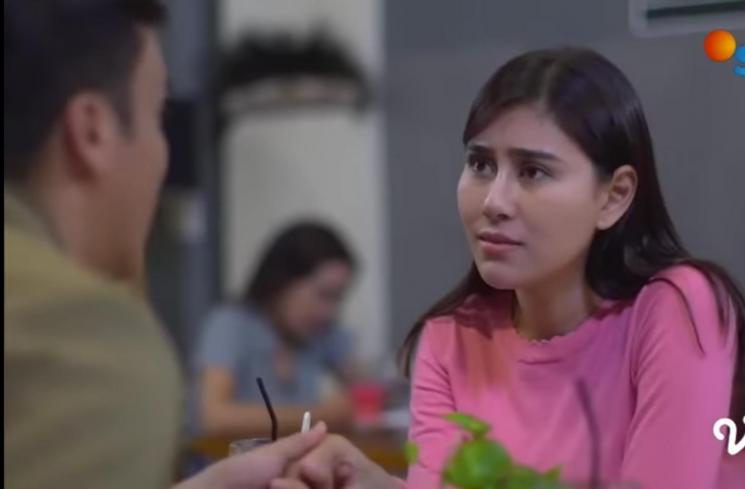 Potret Mesra Syahnaz Sadiqah dan Rendy Kjaernett di FTV (YouTube/DEN CHANNEL)