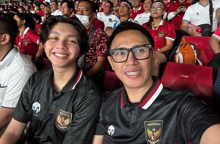 Potret Artis Kader PAN Nonton Indonesia vs Argentina. (Instagram/ekopatriosuper)