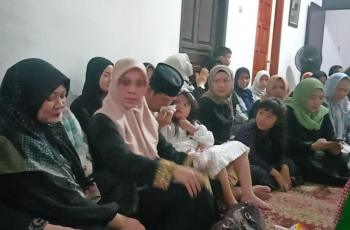 Ibnu Jamil Nangis di Samping Jenazah sang Ayah, Ririn Ekawati Bikin Haru Lakukan Ini