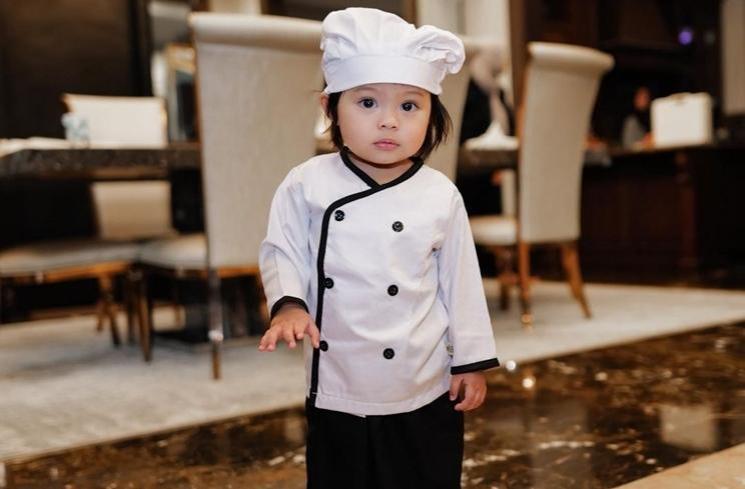 Potret Ameena Jadi Koki Cilik (instagram/@attahalilintar)