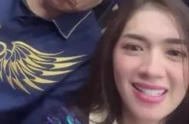 Potret Angel Karamoy Hadiri Wisuda Anak (Instagram/realangelkaramoy) 