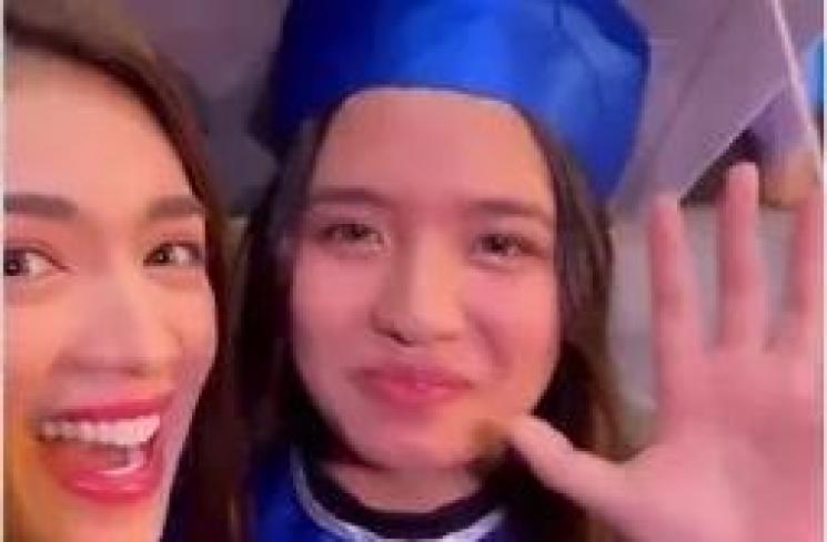 Potret Angel Karamoy Hadiri Wisuda Anak (Instagram/realangelkaramoy) 