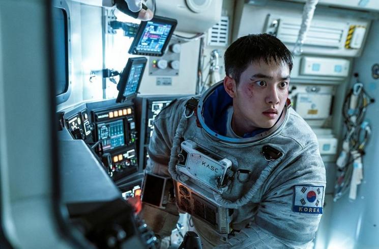 Potret D.O. EXO di The Moon (Instagram/cjenmmovie)