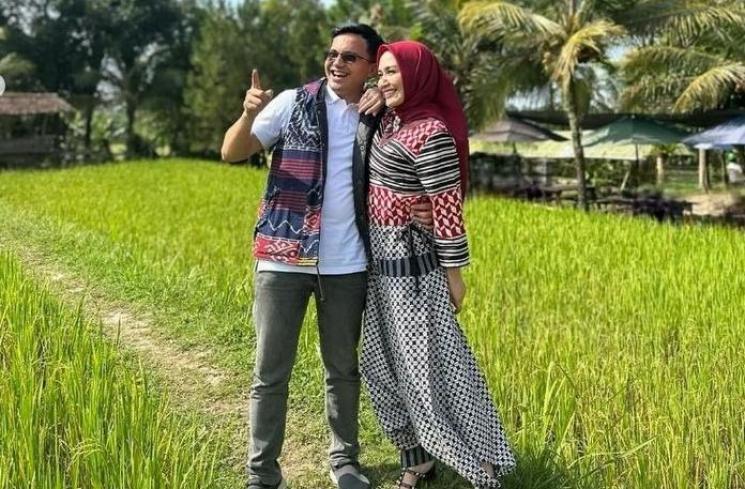 Potret Dine Mutiara sebagai ibu pejabat. (Instagram/@dine.pearl)
