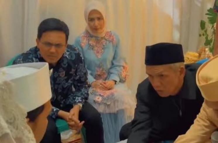 Potret Dine Mutiara sebagai ibu pejabat. (Instagram/@dine.pearl)