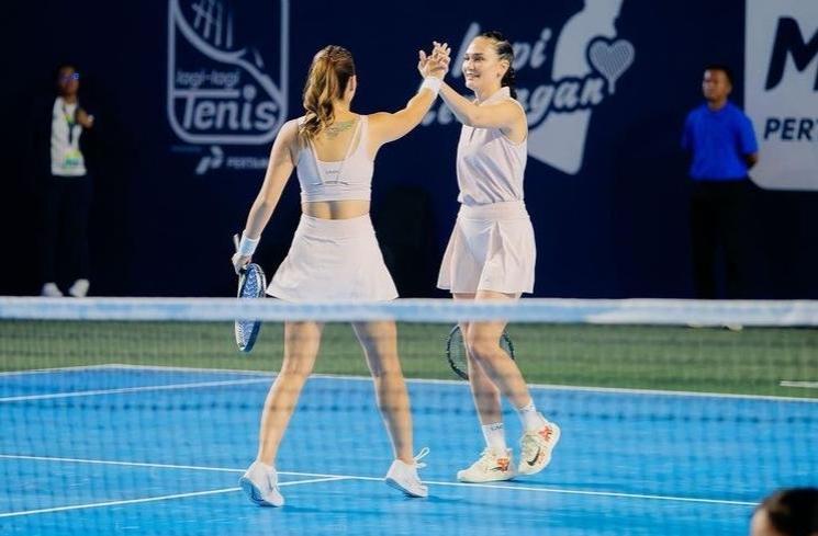 Potret Luna Maya dan Nia Ramadhani Pakai Rok Tenis (Instagram/ramadhaniabakrie)