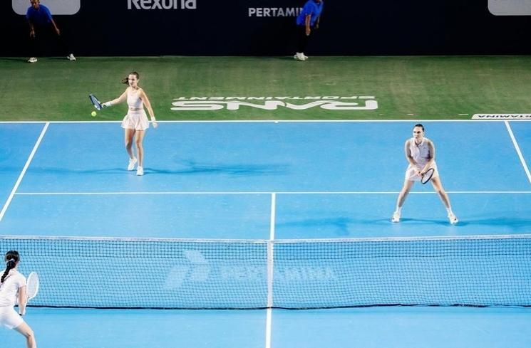 Potret Luna Maya dan Nia Ramadhani Pakai Rok Tenis (Instagram/ramadhaniabakrie)