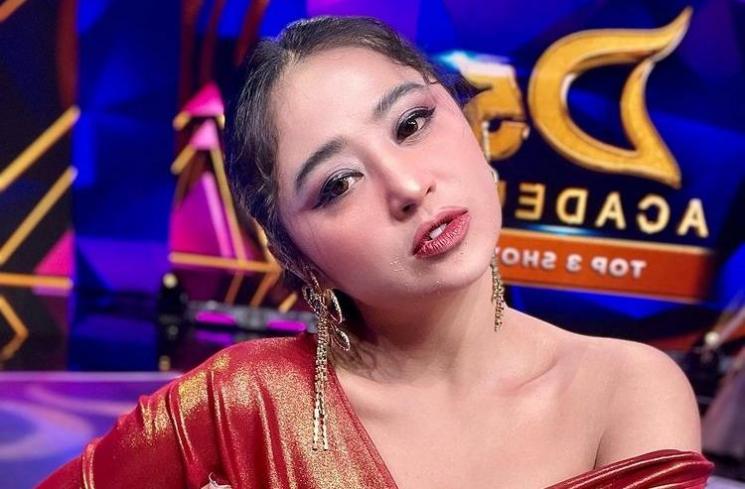 Kronologi Hewan Kurban Dewi Perssik Ditolak. (Instagram/dewiperssik9)